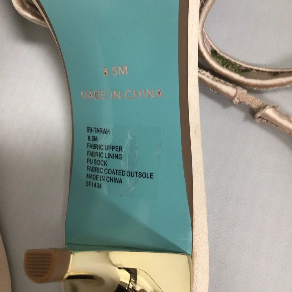 Betsy Johnson Floral Embellished Slingback Heels 8.5 - Picture 10 of 10